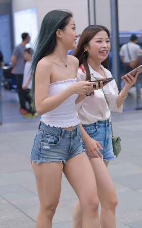 CHAO短热裤美眉 [23P]