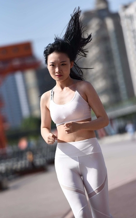 风起的日子【套图+视频】 [8P]