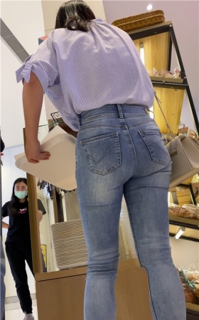 高腰蓝牛妹子