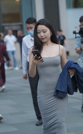 曼妙身材灰色吊带裙小姐姐 [20P]