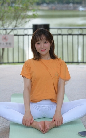 （套图一）阳光明媚的下午，她迟到了 (396P)