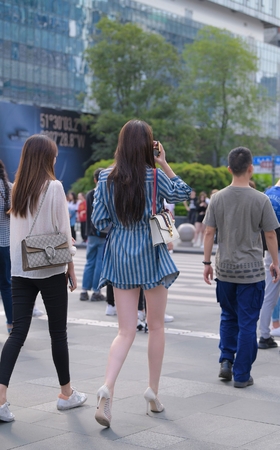 逆天般的高跟美腿小姐姐