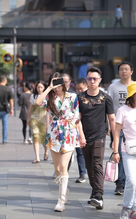 性感de热裤丝袜女友