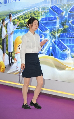 金融农商-清秀肉丝美眉 [18P]