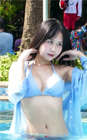 性感的比基尼小妹