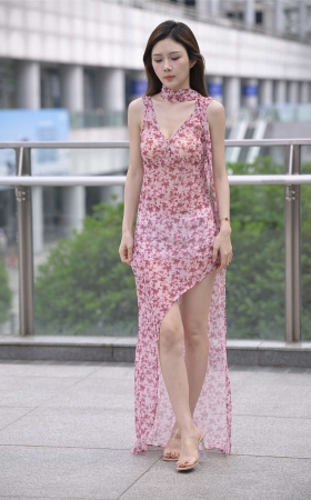 粉色碎花裙