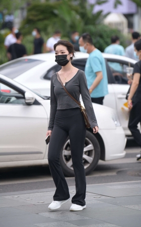 好鼓的黑长裤小姐姐 [22P]