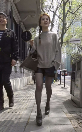 性感黑丝美腿成熟美女
