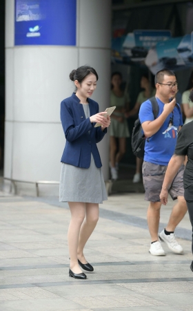 户外拉新的小姐姐 [19P]