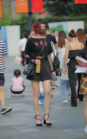口罩女孩