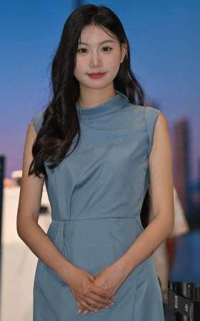 26529-19-55√一波奥迪美腿肉丝礼仪-喜欢哪个？ 13P