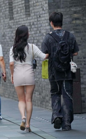 只有背影240531-10 24p