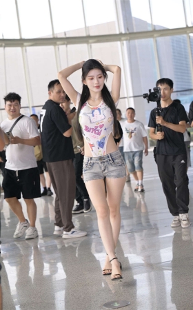 活力甜美动人