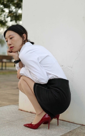 小S街拍★OL红色高跟肉丝 【套图+视频】 [8P]