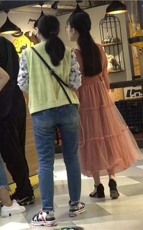 粉色长裙，凉高跟美足MM