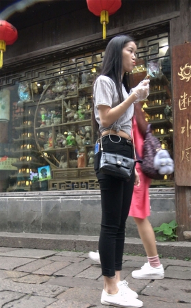 小蛮腰紧身黑裤清纯美女