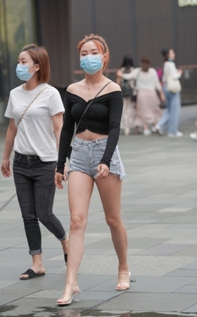这样的热裤 白看不腻