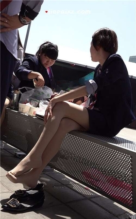 4K – 短发肉丝袜女子腿毛有点长 [1.40 GB/MP4]