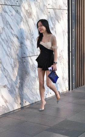 甜美的美腿高跟小姐姐 [20P]