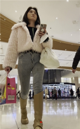 高靴蓝牛美女