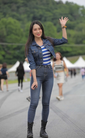 高挑甜美紧牛小姐姐 [10P]