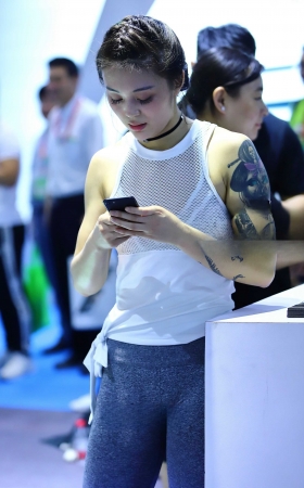 手臂有纹身的美女教练1 [15P]