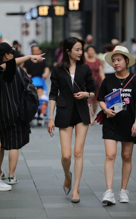 女人这样穿才有范儿
