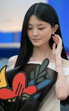 26325-3-63√奔驰的美足美手美人娇萋 11P