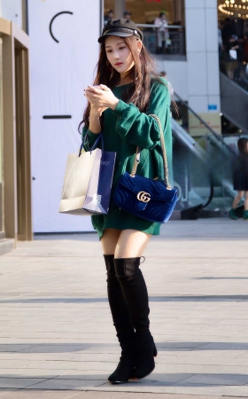 清纯可爱的长靴美女 [17P]