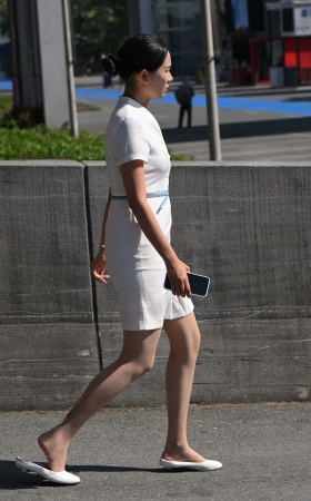 251123-50-102√这种礼仪肉丝踩鞋走不多见～ 11P