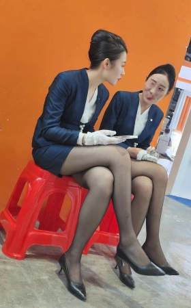 4k后台休息的黑丝高端案场形象身材俱佳 5P