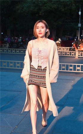 极品美腿美女欣欣模拍图片3A143[141P-1.03G]