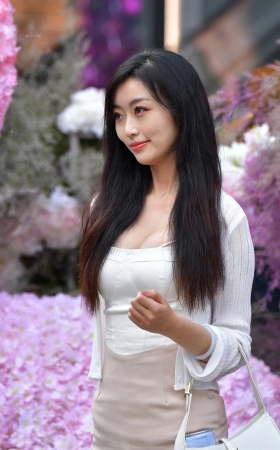★甜美短裙美女 [18P]