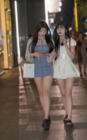 美腿姐妹逛街 [19P]