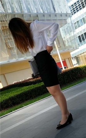 4K – 白衬衫包臀裙街拍肉丝袜前凸后翘美女