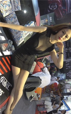 性感的黑色长裙美模