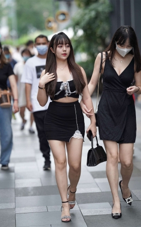 牛男街拍作品 – 肉嘟嘟的漂亮可爱女孩