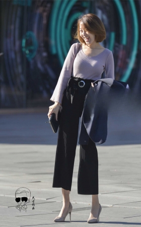 街拍美女的微笑 [14P]