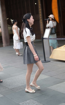 街拍喜欢穿R丝的小姐姐 [25P]