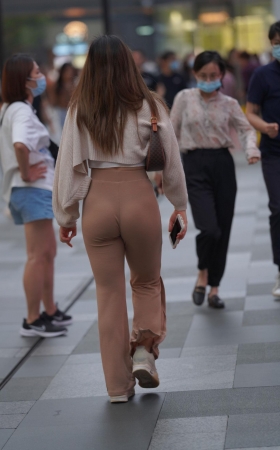 饱满