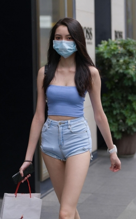 热裤美女,她这腿真心长啊 [25P]