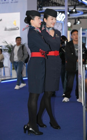 SH25-162-41√东方航空-黑丝有点厚哈哈哈 10P