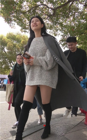漂亮的气质长靴美女