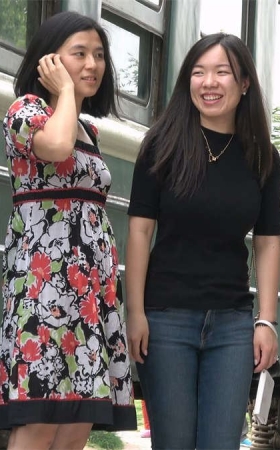 拍摄婚纱照的新娘美足