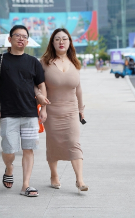 丰腴身材 [15P]