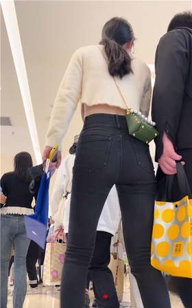 黑色紧牛妹子
