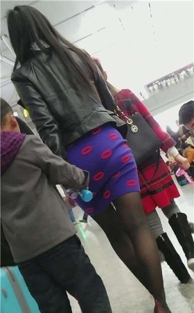 4k-黑丝美腿高跟鞋包臀裙美少妇