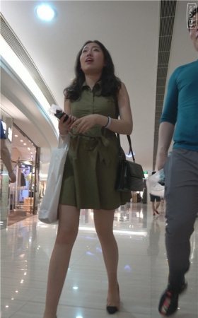 连衣裙妹子
