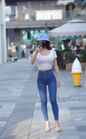 紧牛高跟好身材