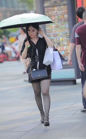黑丝女孩